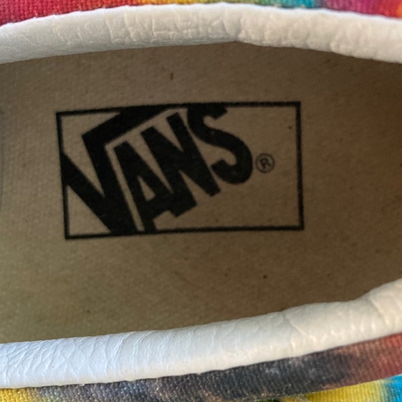Vans Tie-Dye Slip-On Unisex Sneakers - Picture 2 of 6